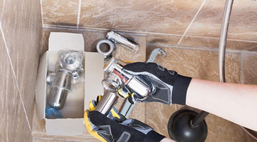 Professional gutter cleaning in Deerfield, OH
